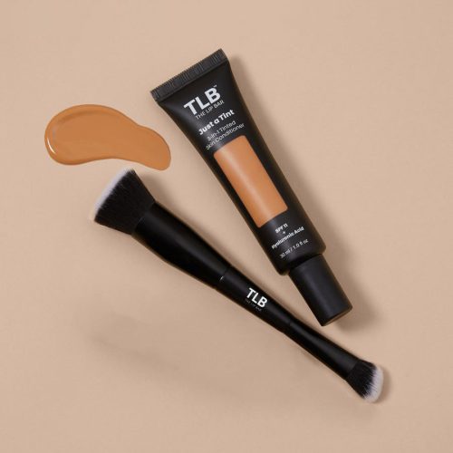 Beige Bombshell Complexion Brush 2